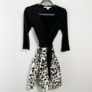 Diane Von Furstenberg silk wool black white wrap dress size 0